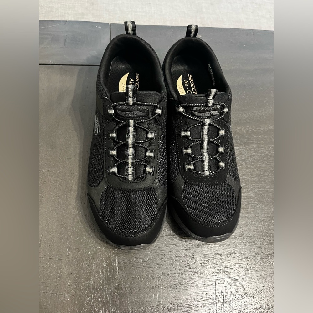 Skechers Slip-ins:‎ Arch Fit 2.0 - Easy Chic Black Women's Athletic Shoes Size 8